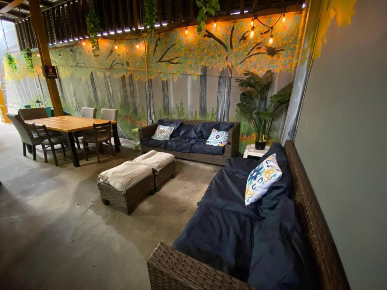 Hostel 1802 At
